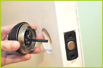 Expert Locksmith Services Nashville, TN 615-375-3381 - 12-changing-locks