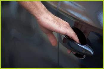 Expert Locksmith Services Nashville, TN 615-375-3381 - 8-opening-car-locks